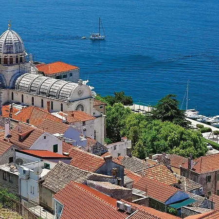 Three-bedroom In Dom wakacyjny *