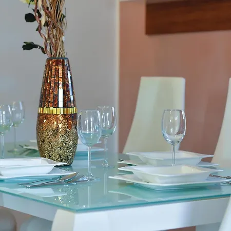 בית נופש Three-bedroom In שיבניק