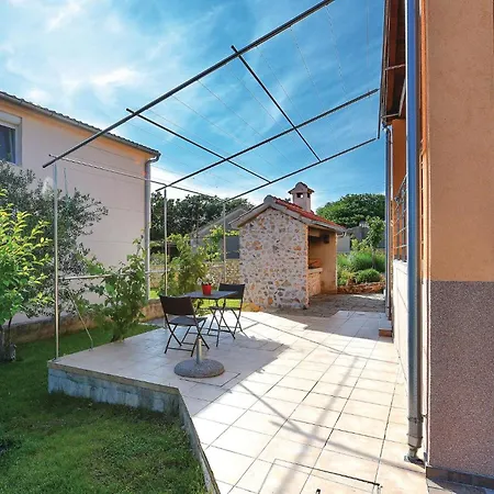 Dom wakacyjny Three-bedroom In Szybenik