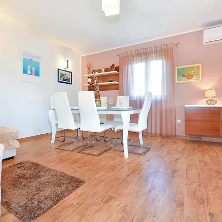 Сasa de vacaciones Three-bedroom In *